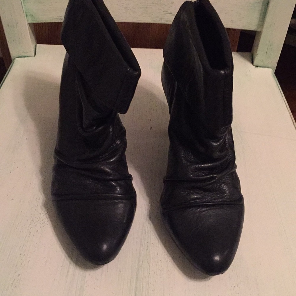Low leather  heel boots